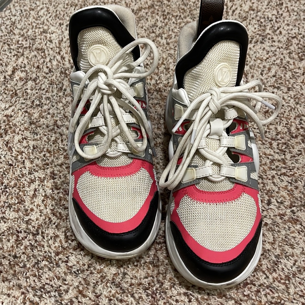 Louis Vuitton sneakers - Picture 2 of 8